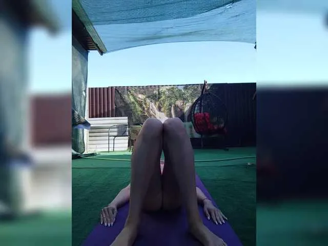 Live sex webcam photo for TerriRose #291110906