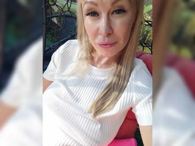 Live sex webcam photo for TerriRose #291987710