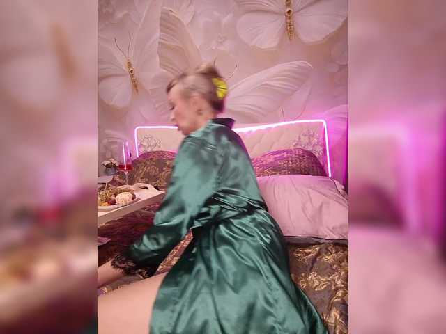 Live sex webcam photo for TerriRose #292425216