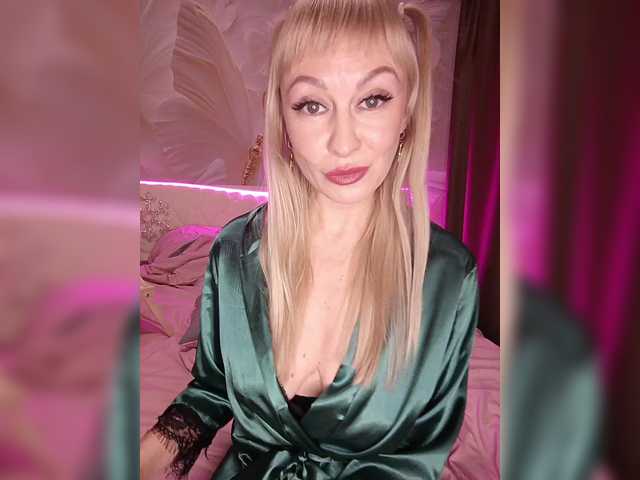 Live sex webcam photo for TerriRose #292431505