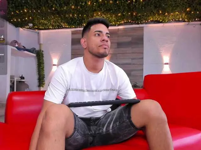 Live sex webcam photo for TerryBounce #278046049