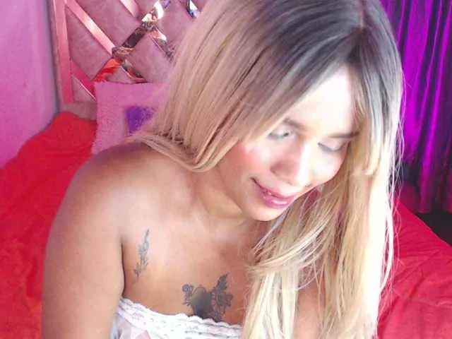 Live sex webcam photo for TessaM2 #291421863