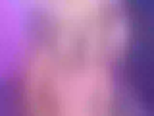Live sex webcam photo for TessaM2 #292138864