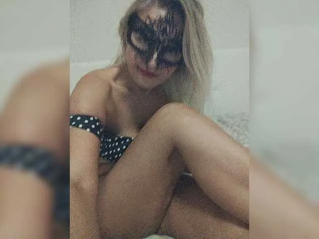 Live sex webcam photo for TeyaWarren #274109540