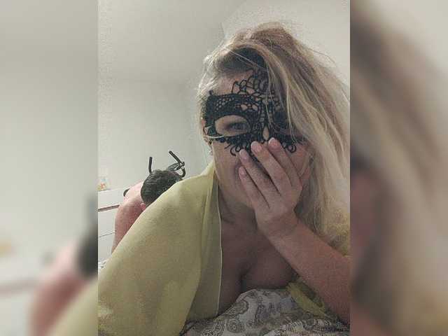 Live sex webcam photo for TeyaWarren #274180633