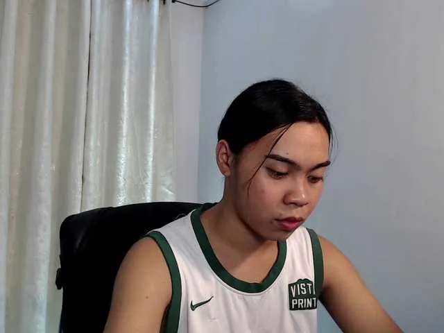 Live sex webcam photo for Tgirlkian #290677542