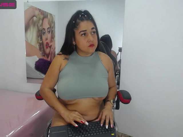 Live sex webcam photo for ThalianaCruz #275655071