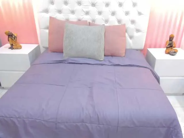 Live sex webcam photo for Thammara #273437199