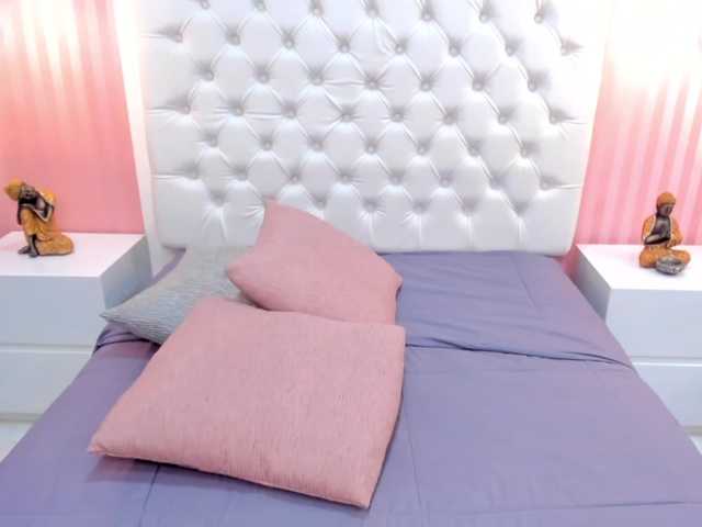 Live sex webcam photo for Thammara #273440354