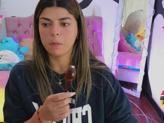 Live sex webcam photo for Thamy-tay #277147172