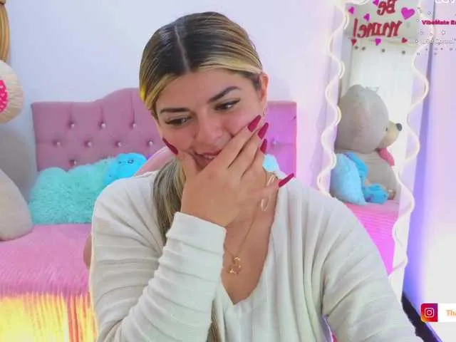 Live sex webcam photo for Thamy-tay #277341526