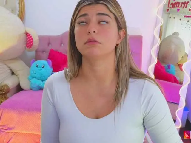 Live sex webcam photo for Thamy-tay #277437373