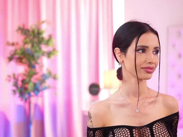 Live sex webcam photo for TheAyana #278185657