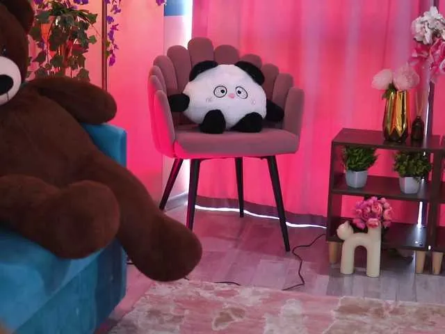 Live sex webcam photo for TheAyana #290453732