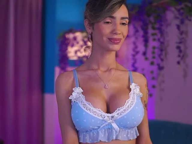 Live sex webcam photo for TheAyana #291557286