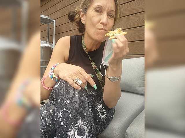 Live sex webcam photo for TheDime #287937366