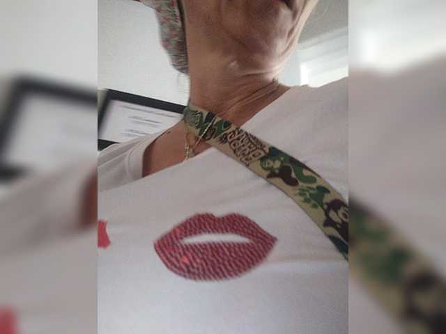 Live sex webcam photo for TheDime #287937380