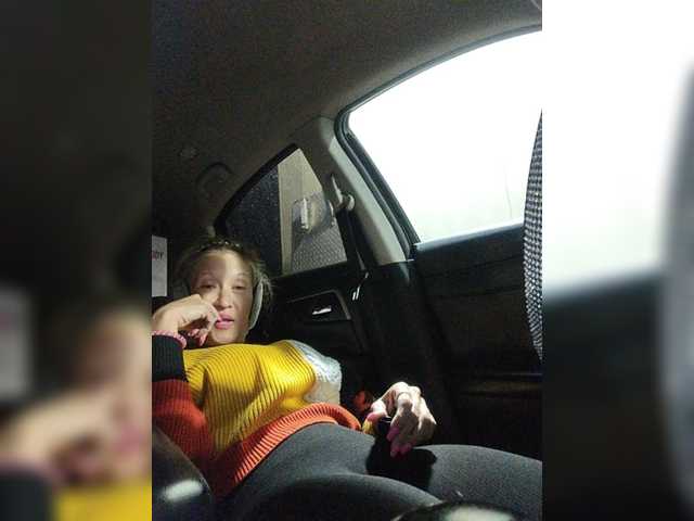 Live sex webcam photo for TheDime #287937388