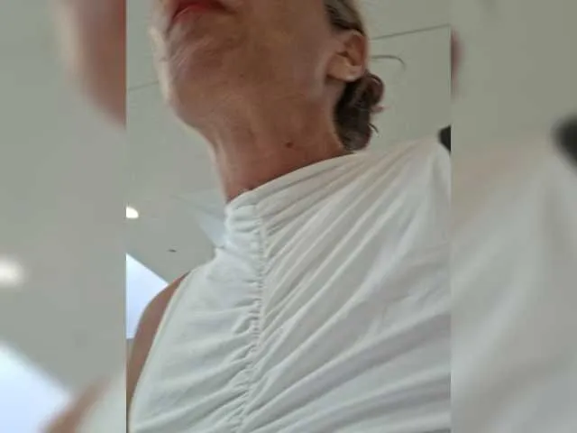 Live sex webcam photo for TheDime #287937653