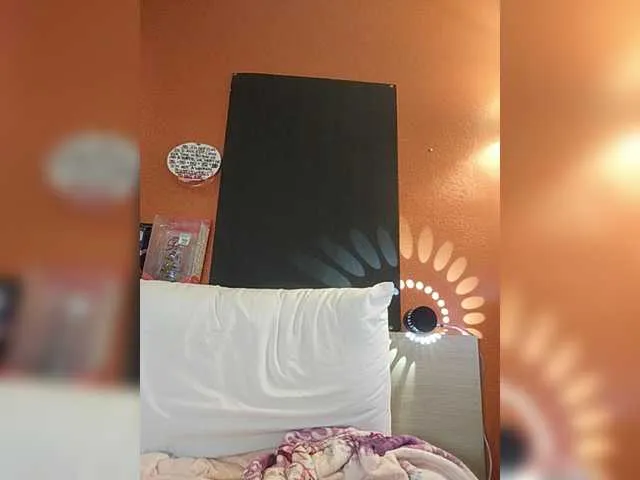 Live sex webcam photo for TheDime #287937687