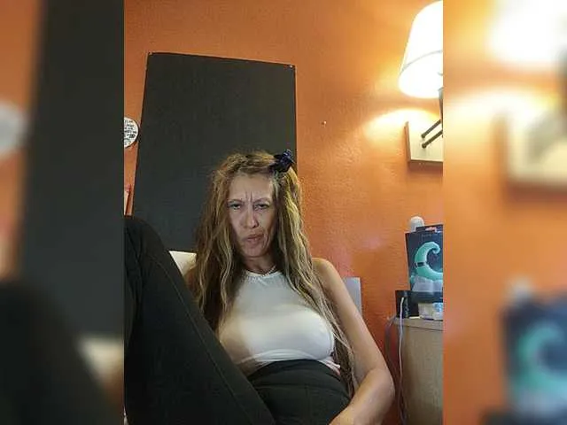 Live sex webcam photo for TheDime #287937688