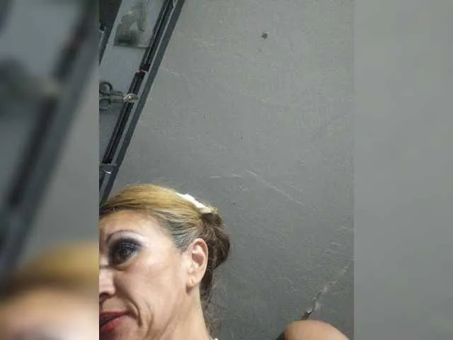 Live sex webcam photo for TheDime #287937705