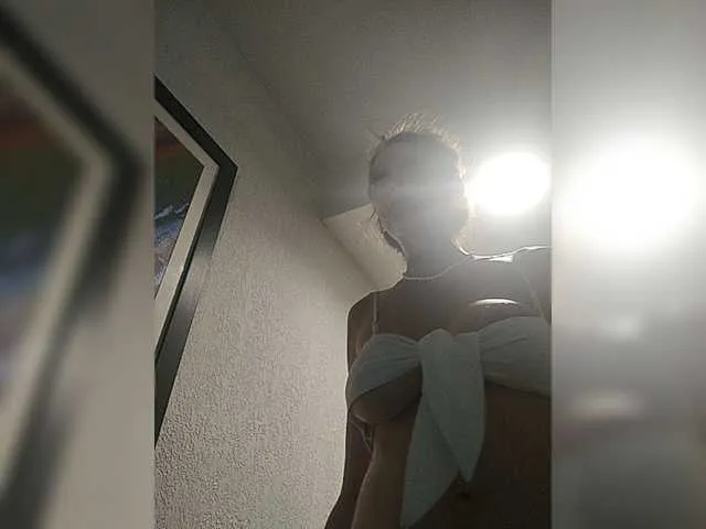 Live sex webcam photo for TheDime #287937709