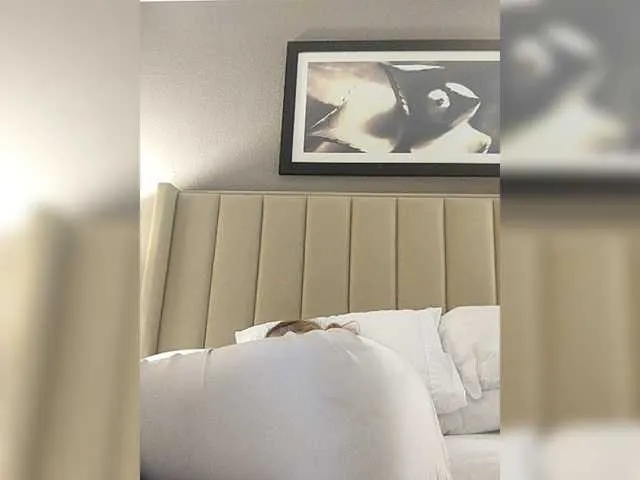 Live sex webcam photo for TheDime #287937711