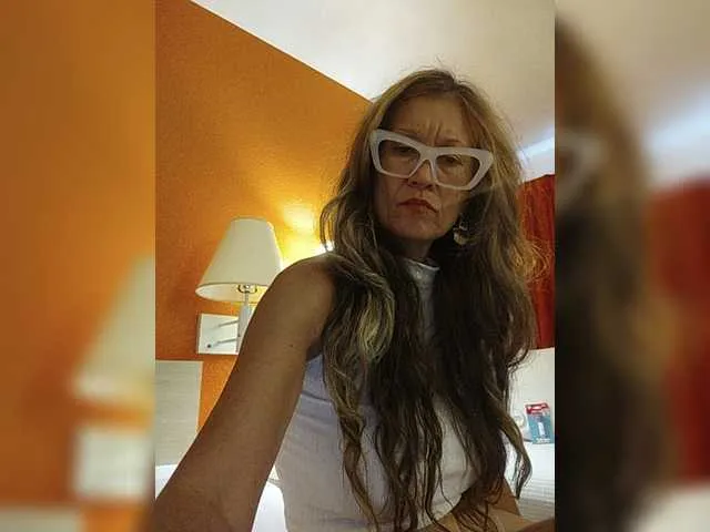 Live sex webcam photo for TheDime #287937713