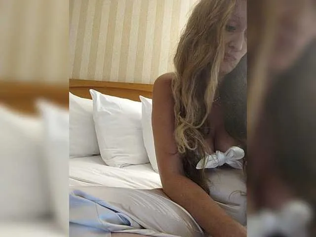 Live sex webcam photo for TheDime #287937724