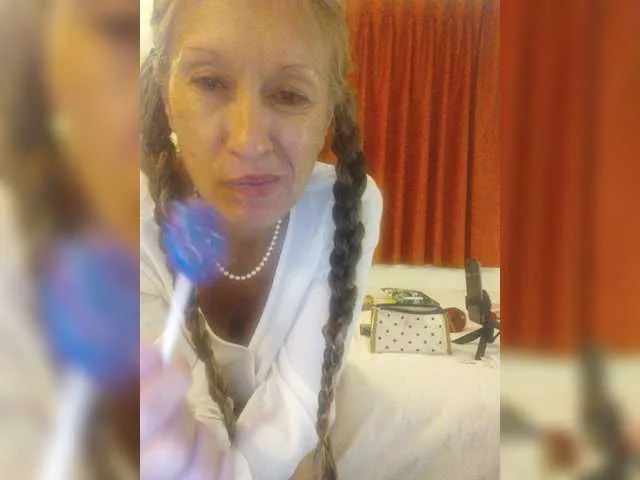 Live sex webcam photo for TheDime #287937727