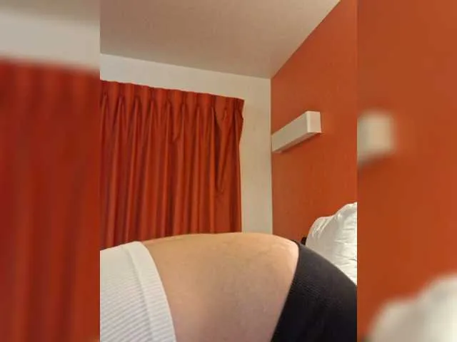 Live sex webcam photo for TheDime #287937761