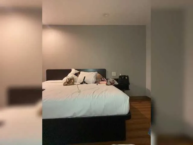 Live sex webcam photo for TheDime #291125668