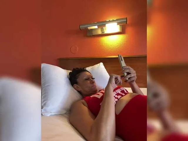 Live sex webcam photo for TheDime #291592054