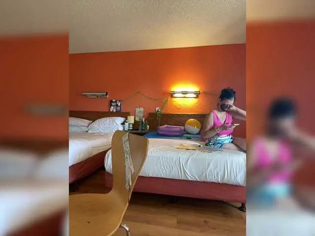 Live sex webcam photo for TheDime #291690780