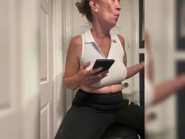 Live sex webcam photo for TheDime #291822924