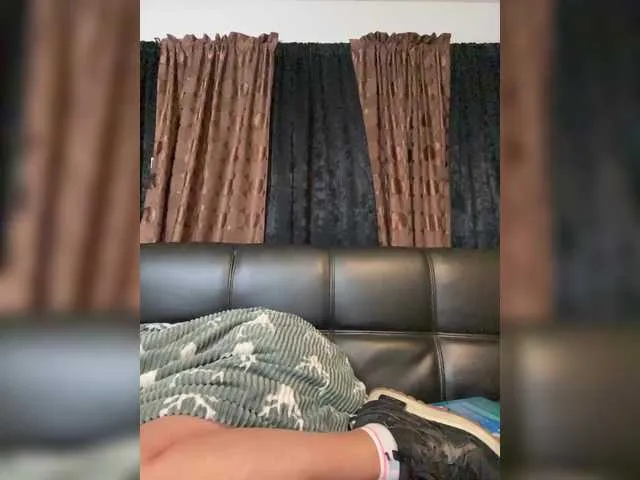 Live sex webcam photo for TheDime #292381486