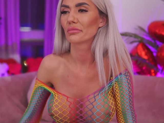 Live sex webcam photo for TheFallingAngel #277174724