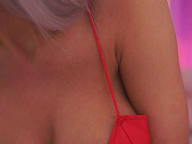 Live sex webcam photo for TheFallingAngel #277333495