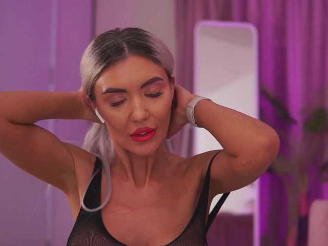 Live sex webcam photo for TheFallingAngel #277424290