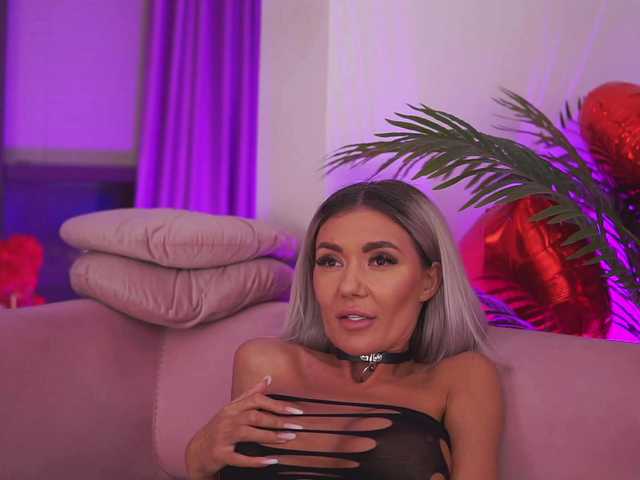 Live sex webcam photo for TheFallingAngel #277633629