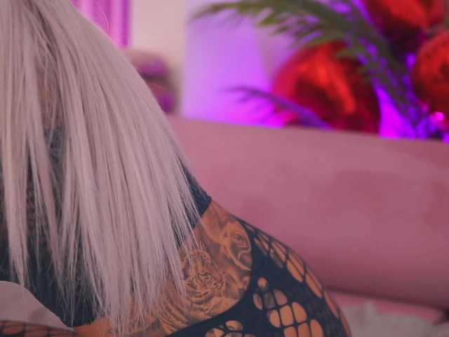 Live sex webcam photo for TheFallingAngel #277644799