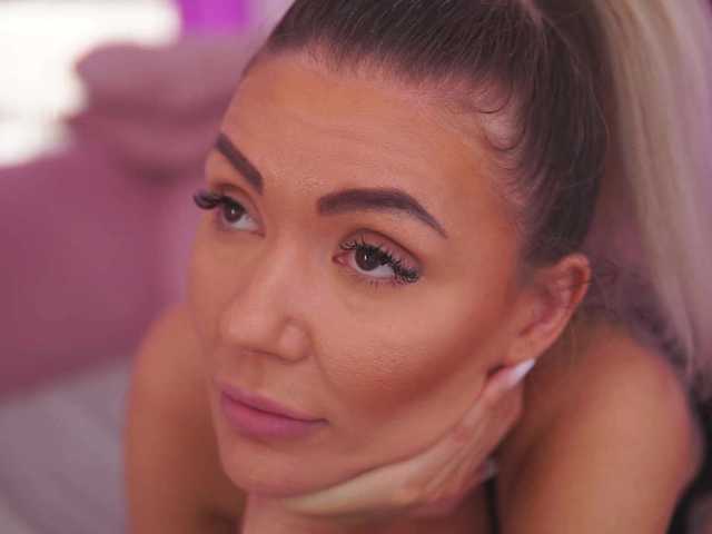 Live sex webcam photo for TheFallingAngel #277843973