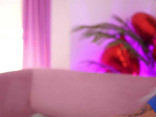 Live sex webcam photo for TheFallingAngel #277901652