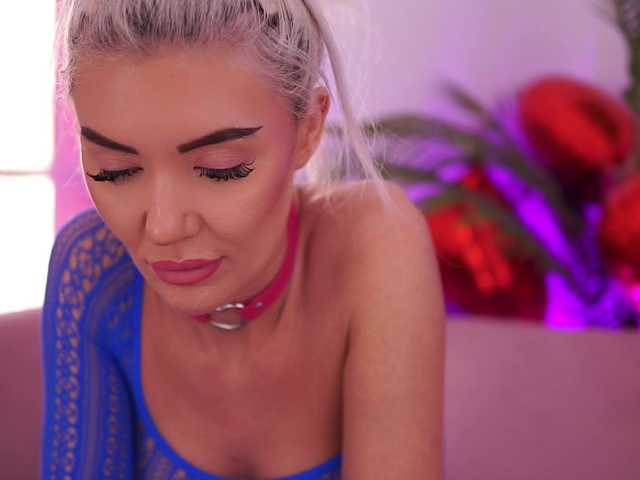 Live sex webcam photo for TheFallingAngel #277998129