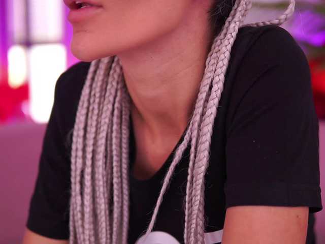 Live sex webcam photo for TheFallingAngel #286855829