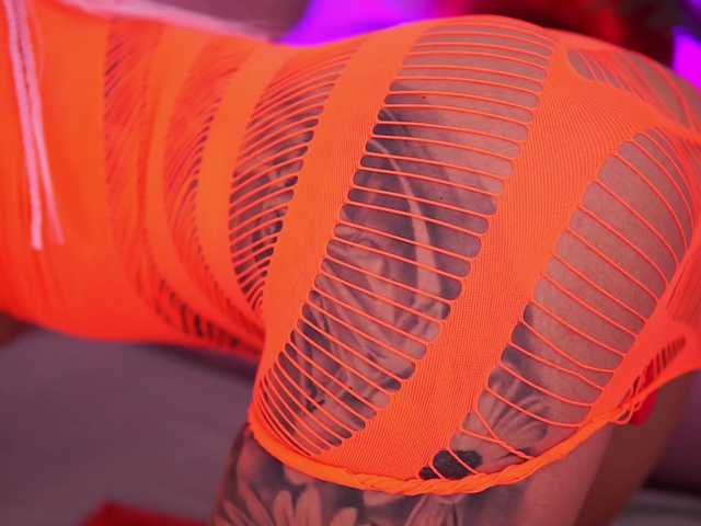 Live sex webcam photo for TheFallingAngel #289546830