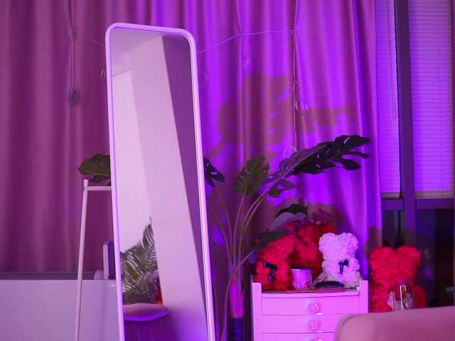 Live sex webcam photo for TheFallingAngel #290179489