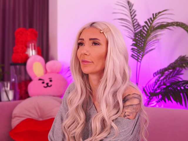 Live sex webcam photo for TheFallingAngel #290251155