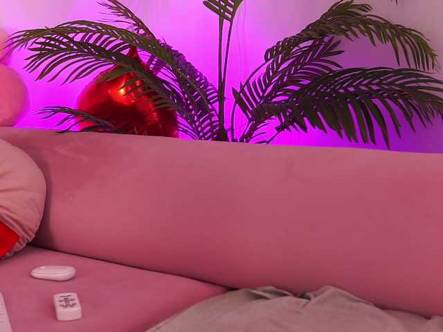 Live sex webcam photo for TheFallingAngel #290737195